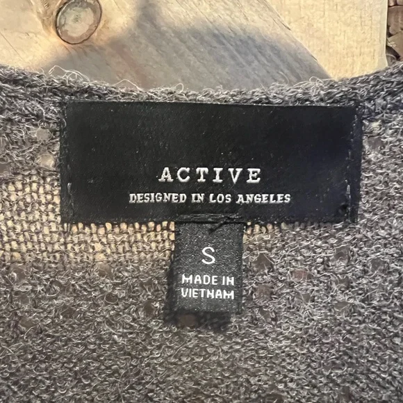 Active designed in Los Angeles long cardigan in size small. Charcoal gray - Picture 3 of 8